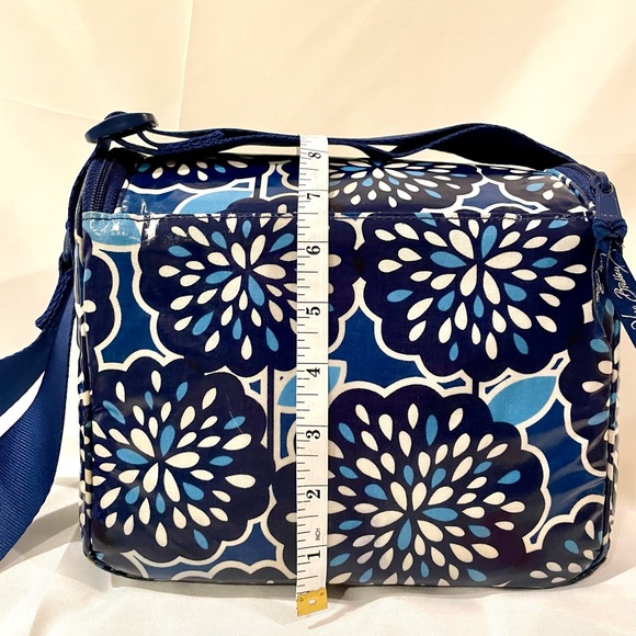 Vera Bradley Stay Cool Insulated Water Resistant Lunch Tote in Blues and white - Picture 7 of 8
